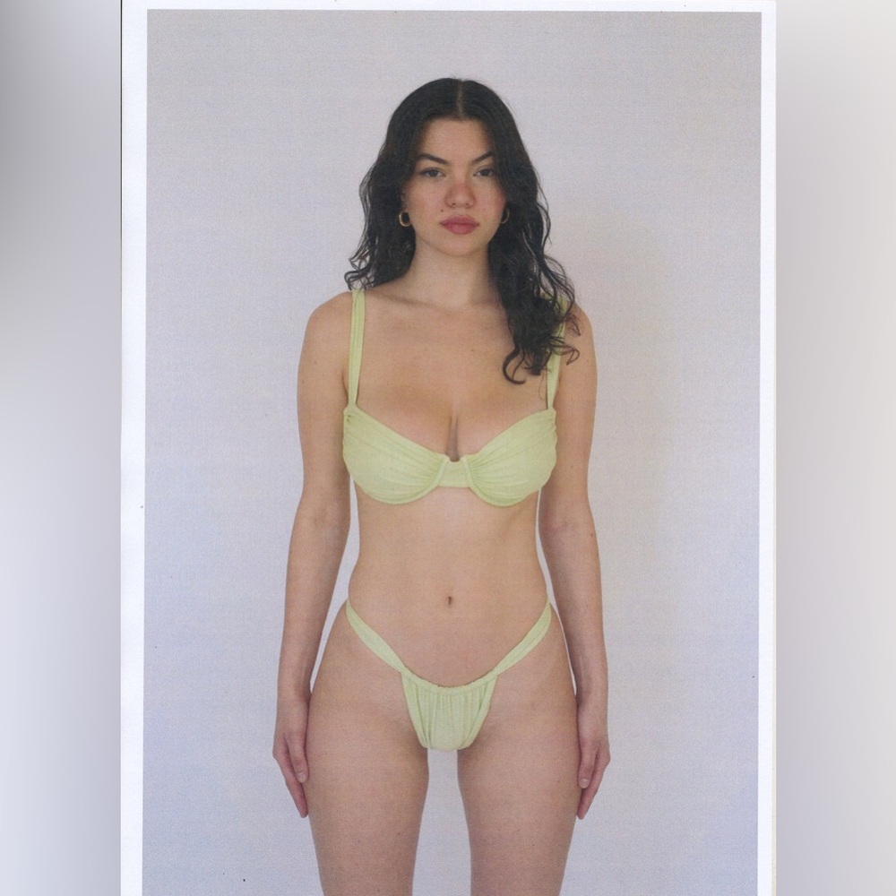 Belle the Label Oracle Bikini Top size Small Lime Green NWOT